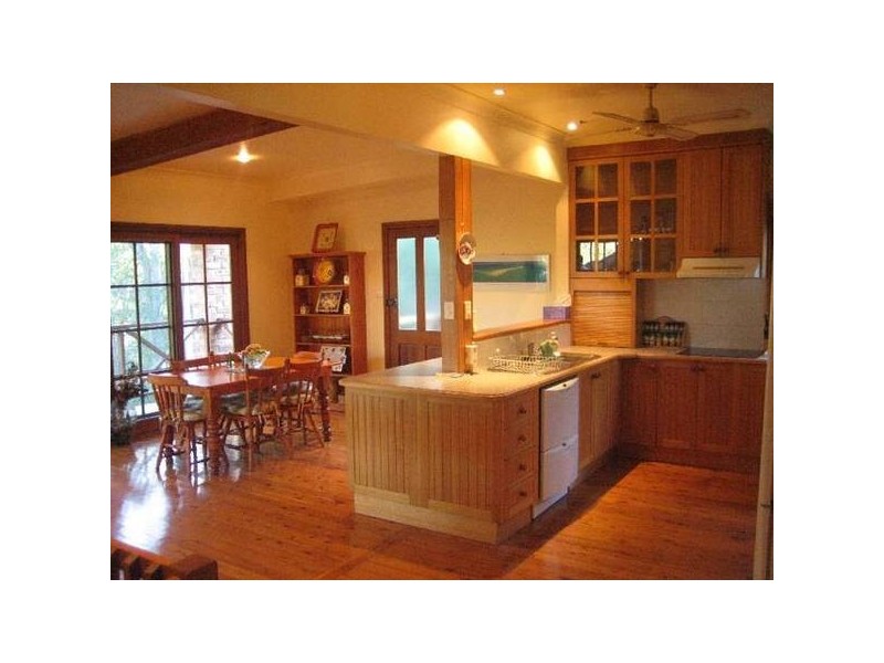 Stanley Ave, Farmborough Heights NSW 2526