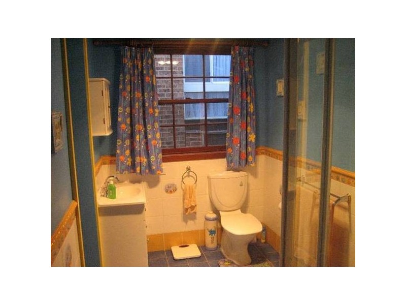 Stanley Ave, Farmborough Heights NSW 2526