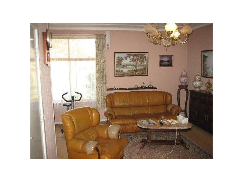 Blackman Parade, Unanderra NSW 2526