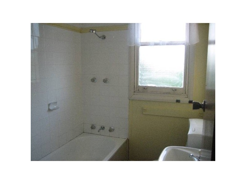 14 Lindsay Street, Unanderra NSW 2526