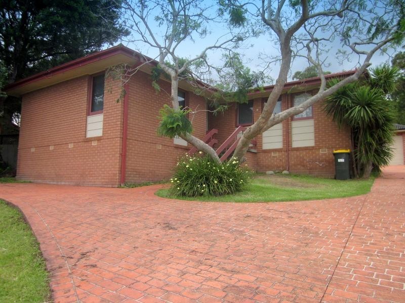 8 Mianga Crescent, Unanderra NSW 2526