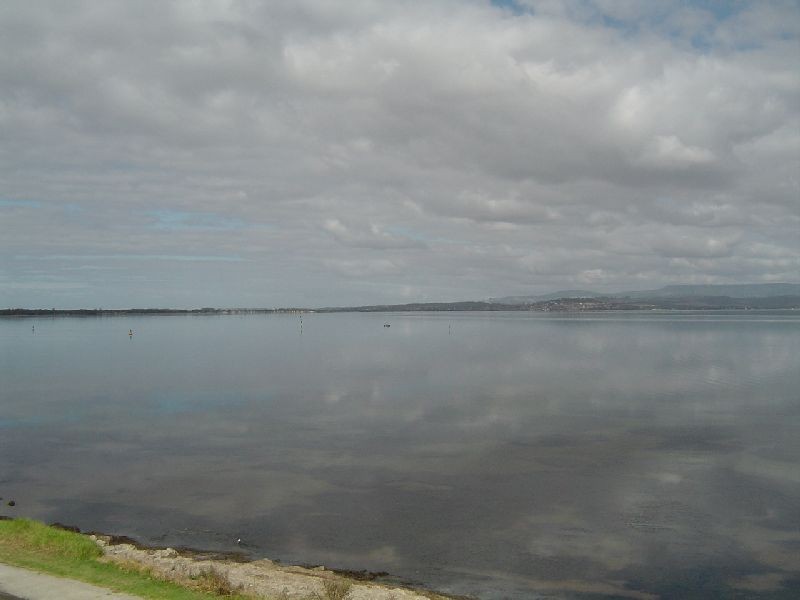 2/121 Northcliffe Drive, Lake Heights NSW 2502