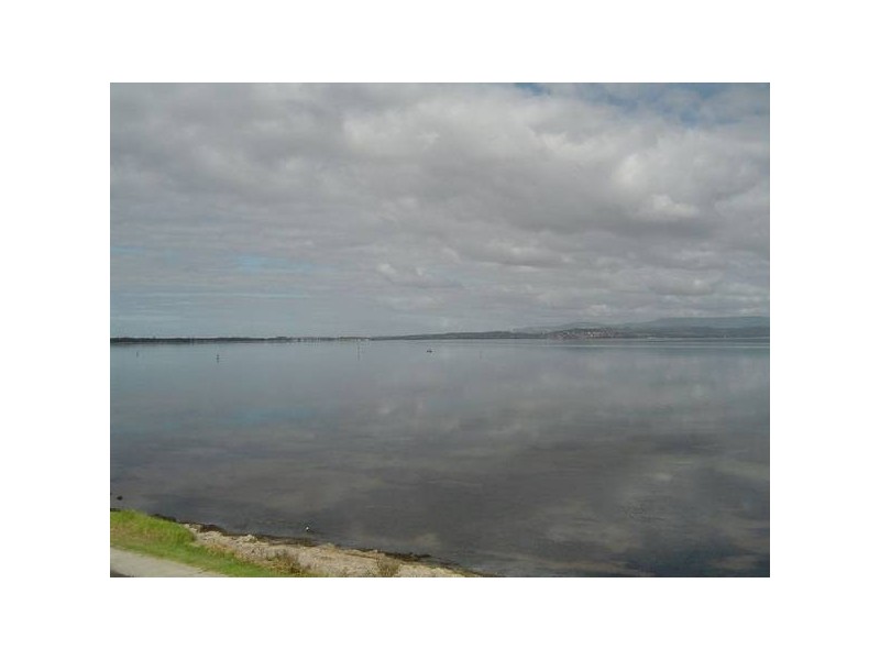 121 Northcliffe Drive, Lake Heights NSW 2502