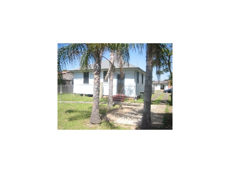 40 Graham St, Unanderra NSW 2526