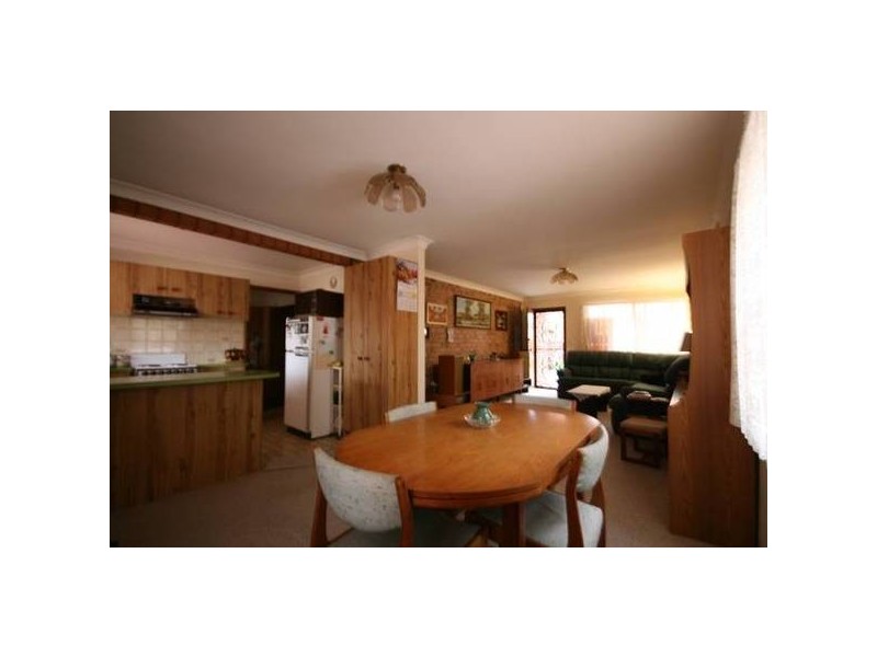 2/96 Central Road, Unanderra NSW 2526