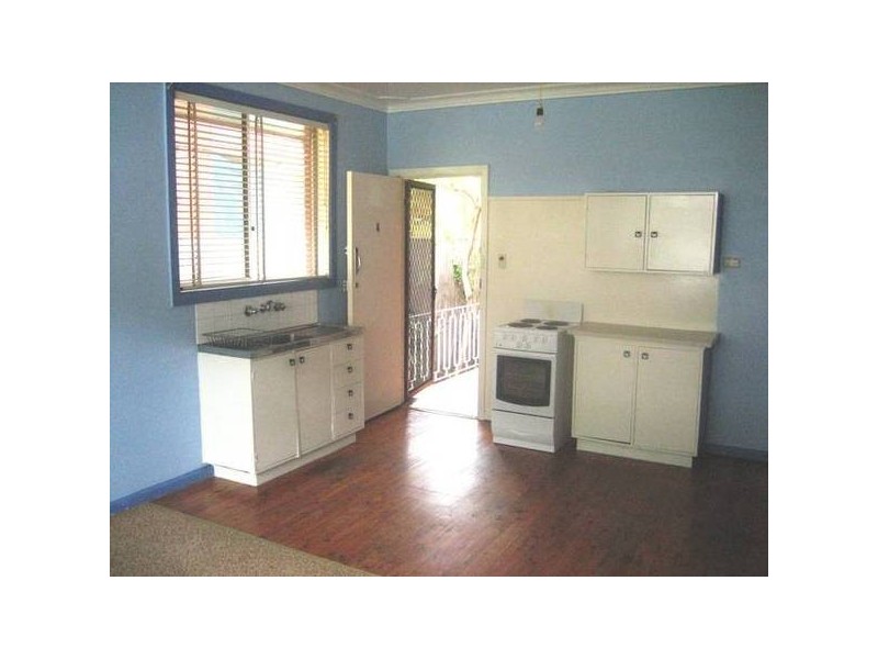 4 Gregory Street, Coniston NSW 2500