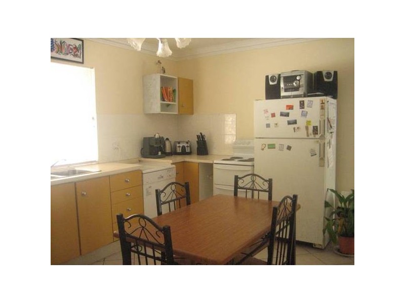 15 Merrett Ave, Cringila NSW 2502