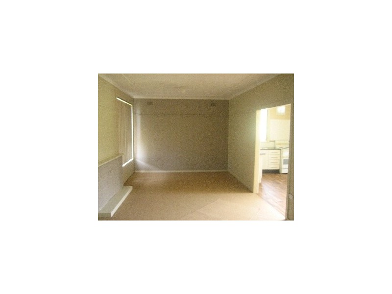 34 Rose Parade, Unanderra NSW 2526