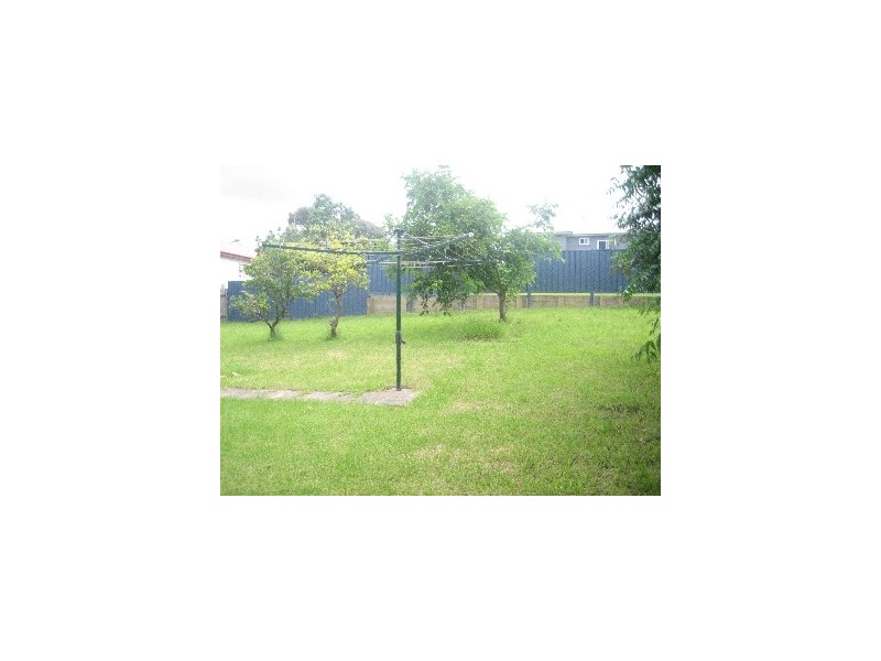 34 Rose Parade, Unanderra NSW 2526