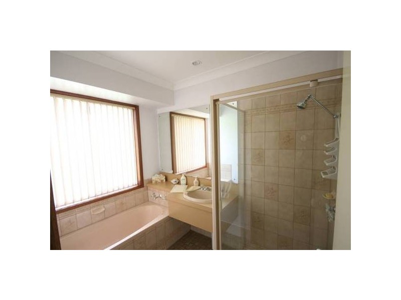 10 Central Road, Cordeaux Heights NSW 2526