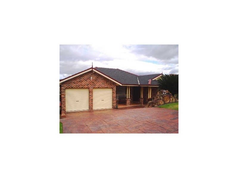 17 Silvertop Pde, Cordeaux Heights NSW 2526