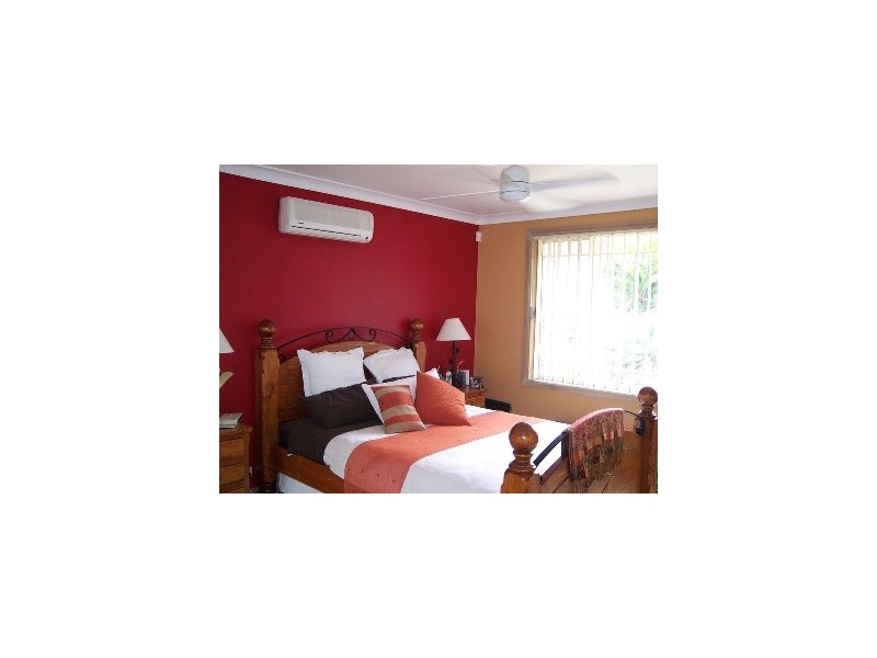 17 Silvertop Pde, Cordeaux Heights NSW 2526