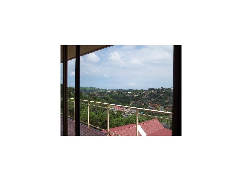 17 Silvertop Pde, Cordeaux Heights NSW 2526