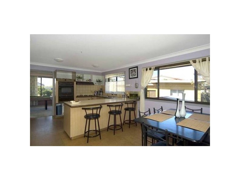 271 Flagstaff Road, Lake Heights NSW 2502