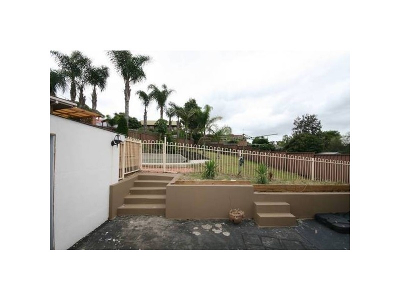 90 Rickard Road, Unanderra NSW 2526