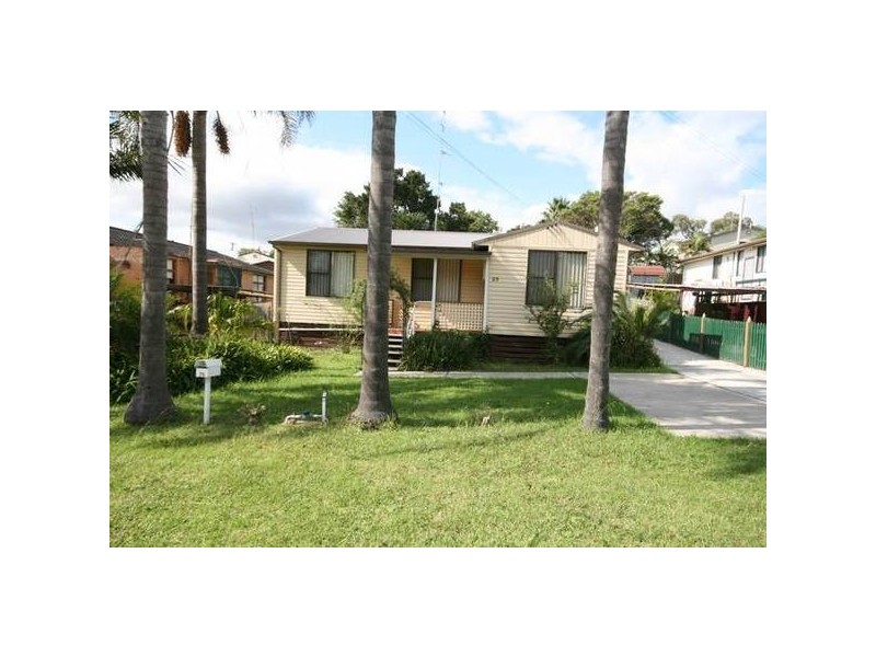 25 Thornbury Ave, Unanderra NSW 2526