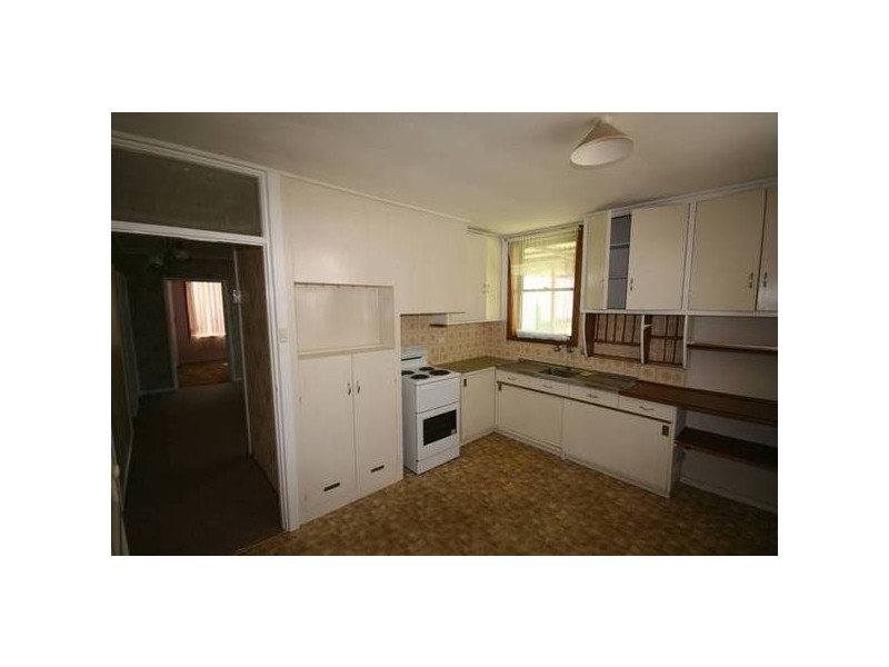 25 Thornbury Ave, Unanderra NSW 2526