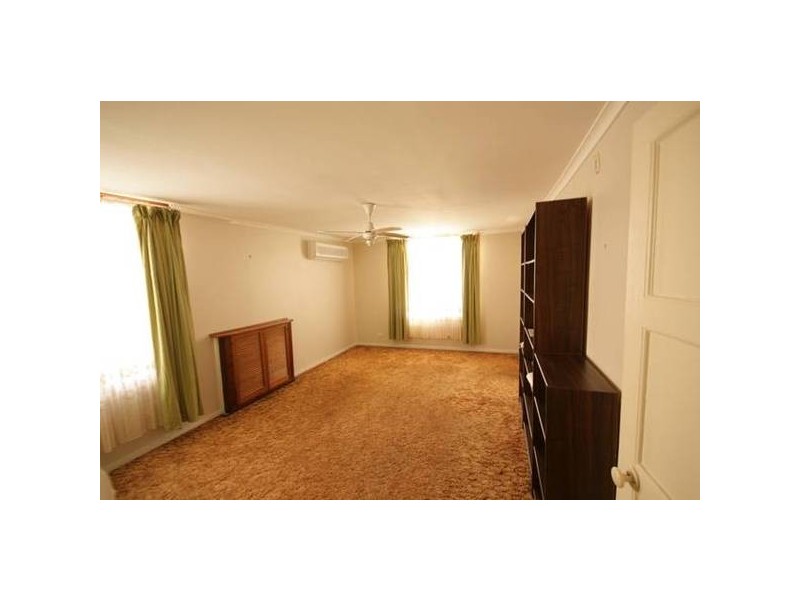 25 Thornbury Ave, Unanderra NSW 2526