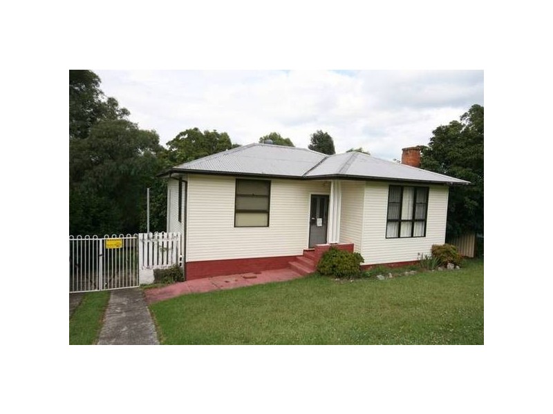 25 Maynes Parade, Unanderra NSW 2526