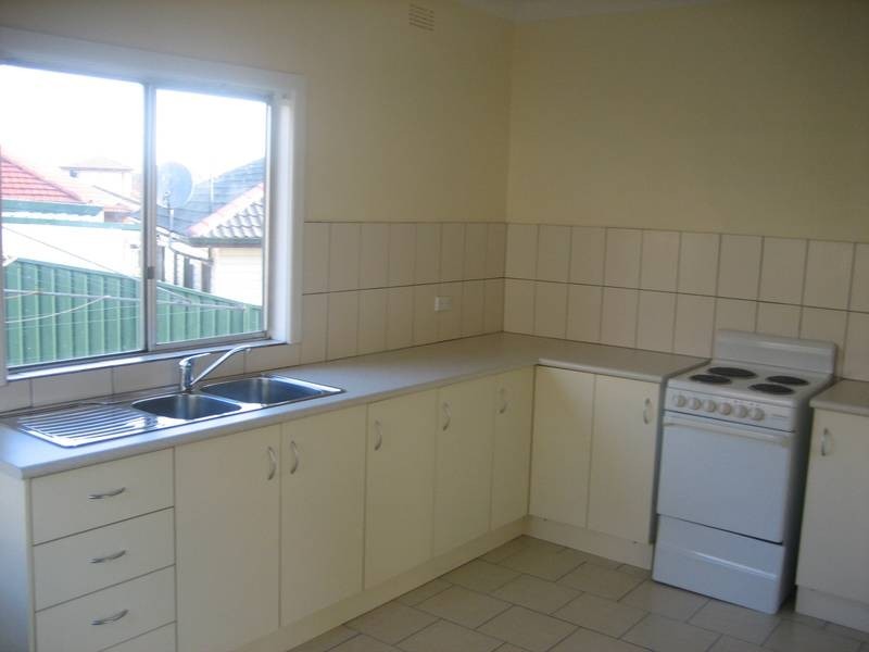 1 Mirrabooka Road, Lake Heights NSW 2502