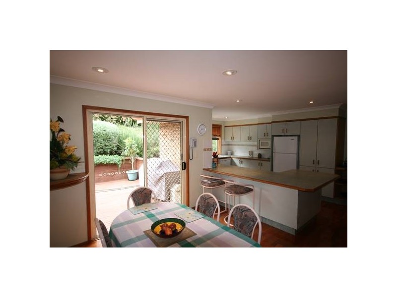 22 Sandalwood Road, Farmborough Heights NSW 2526