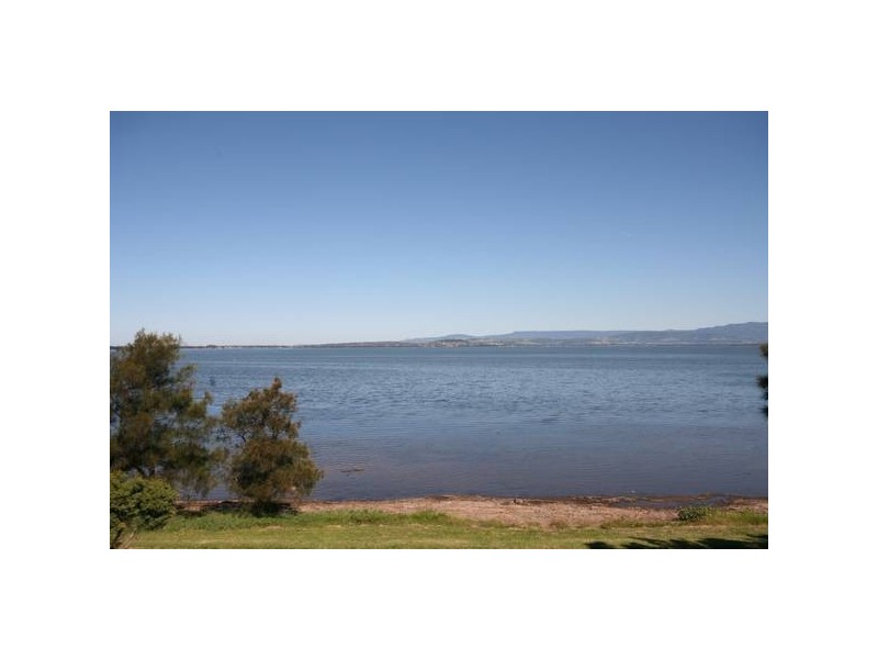 133 Northcliffe Drive, Lake Heights NSW 2502