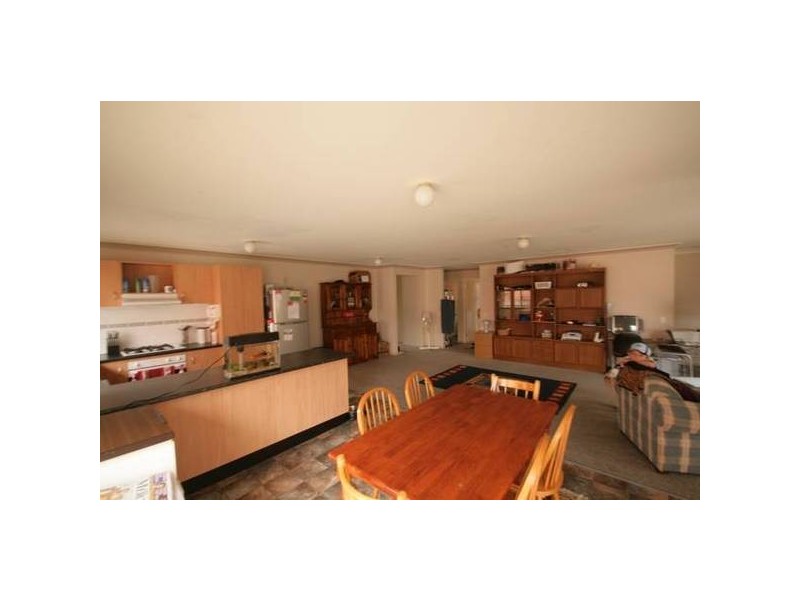 4 Glenlee Dr, Horsley NSW 2530