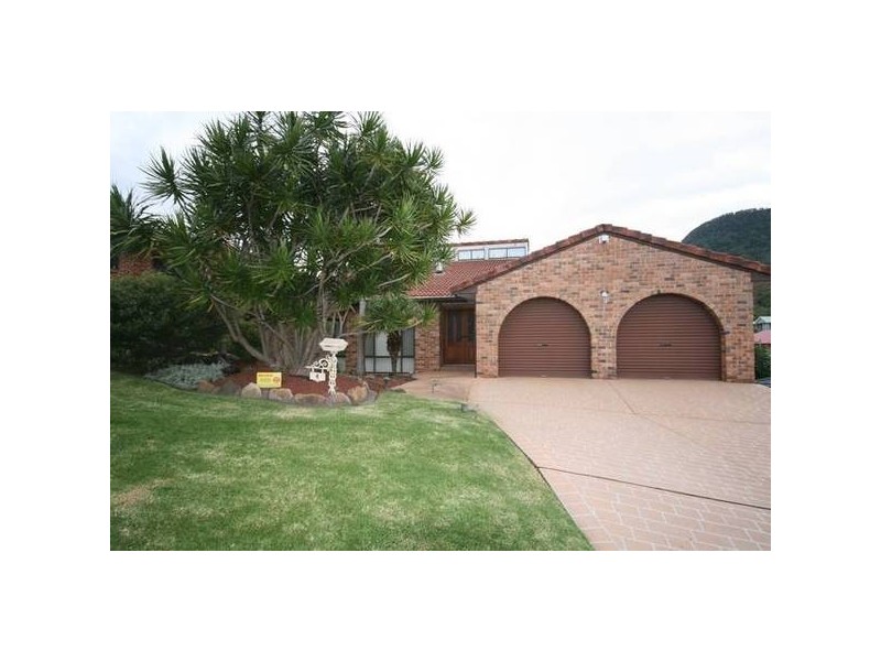 4 Churnwood Place, Cordeaux Heights NSW 2526