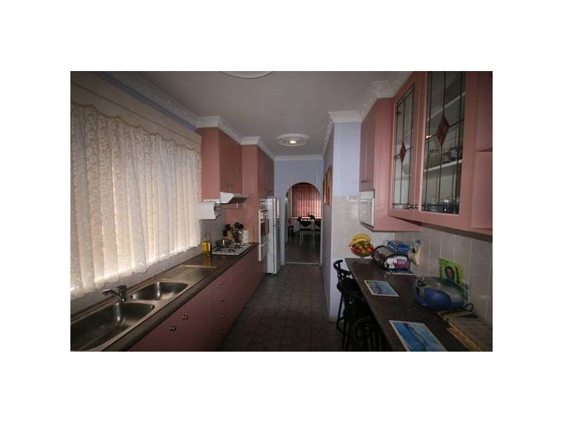 8 Norfolk St, Berkeley NSW 2506