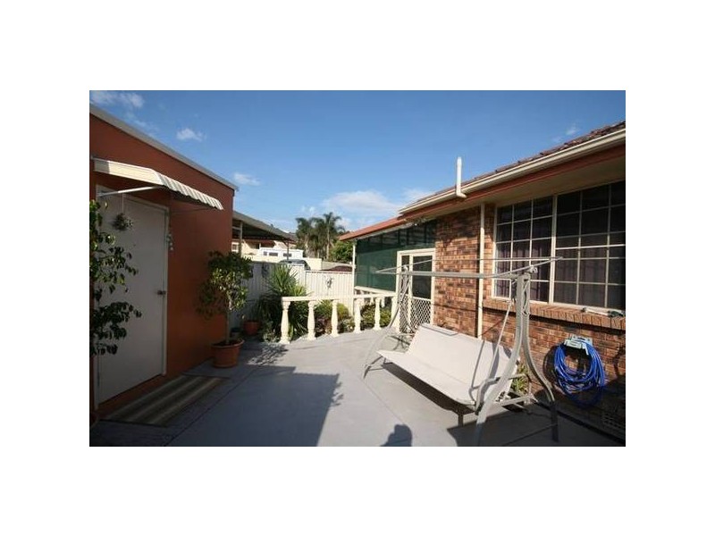 8 Norfolk St, Berkeley NSW 2506