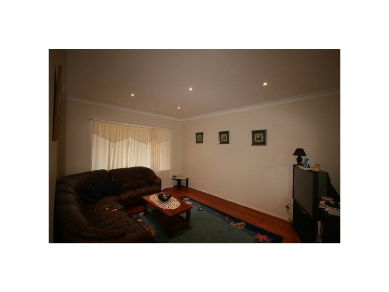 41 Cringila St, Cringila NSW 2502