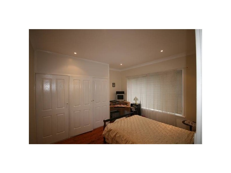 41 Cringila St, Cringila NSW 2502