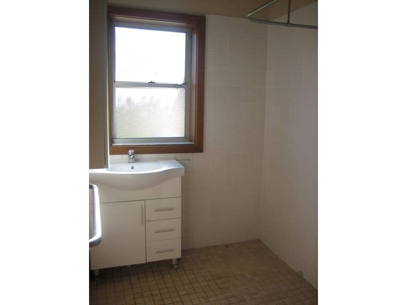 6 Montgomery St, Warrawong NSW 2502