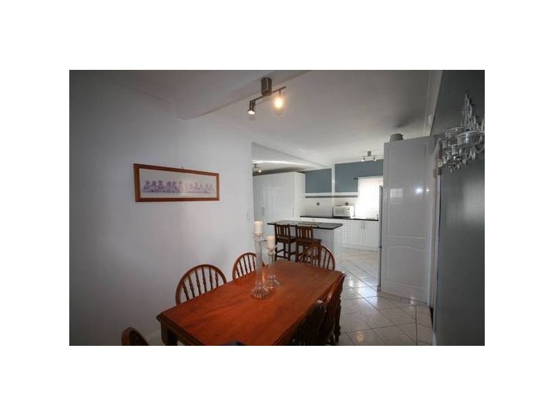 37 Lindsay St, Unanderra NSW 2526