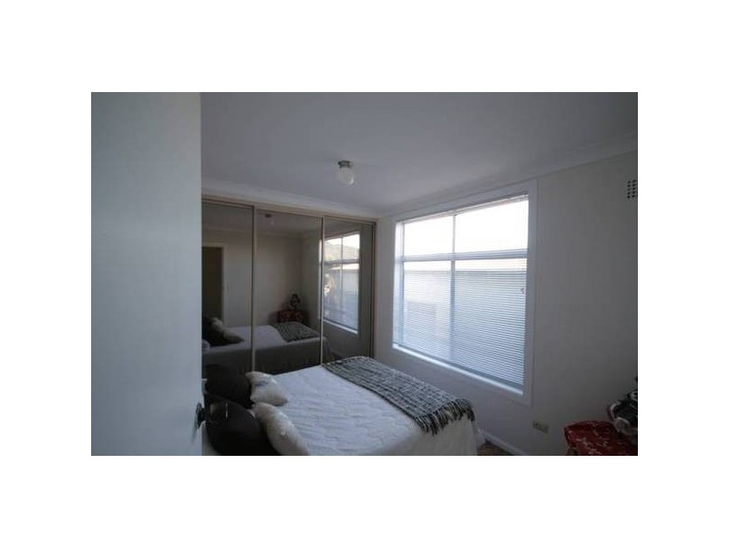 37 Lindsay St, Unanderra NSW 2526