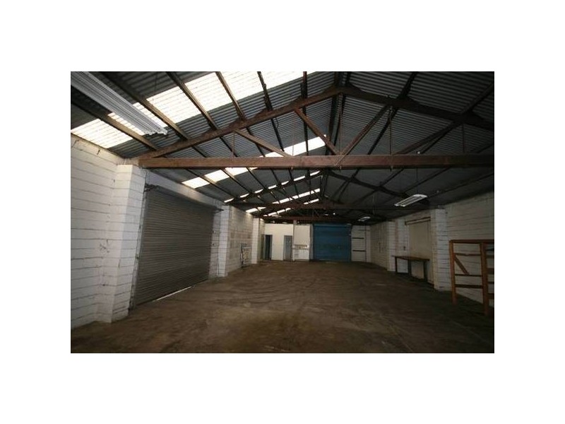 1/7 Fourth Ave, Unanderra NSW 2526