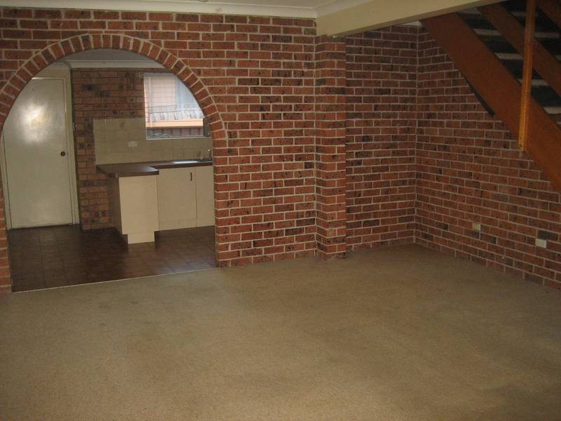 1/8 Farmborough Road, Farmborough Heights NSW 2526