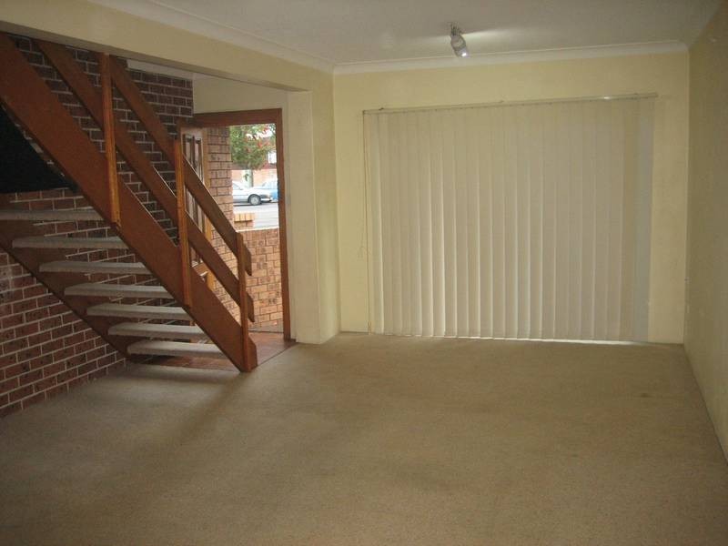 1/8 Farmborough Road, Farmborough Heights NSW 2526