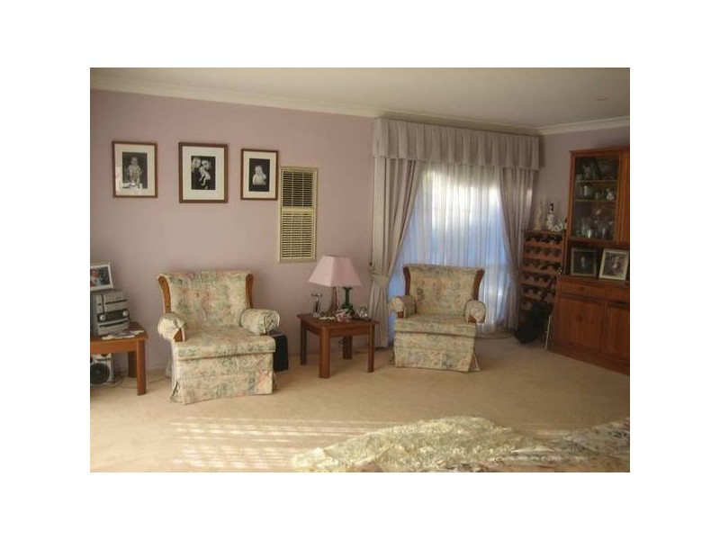 1 Regency Cr, Berkeley NSW 2506