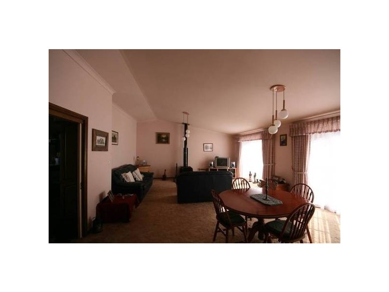 15 Booreea Boulevarde, Cordeaux Heights NSW 2526