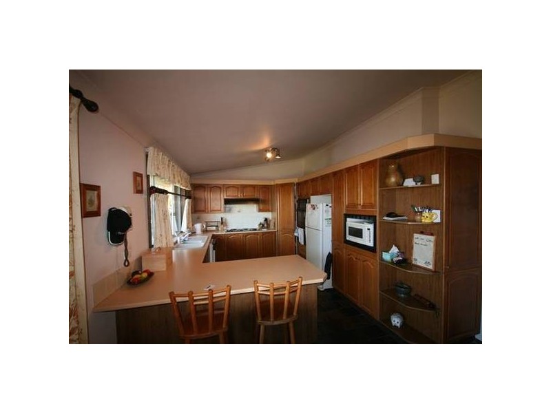 15 Booreea Boulevarde, Cordeaux Heights NSW 2526