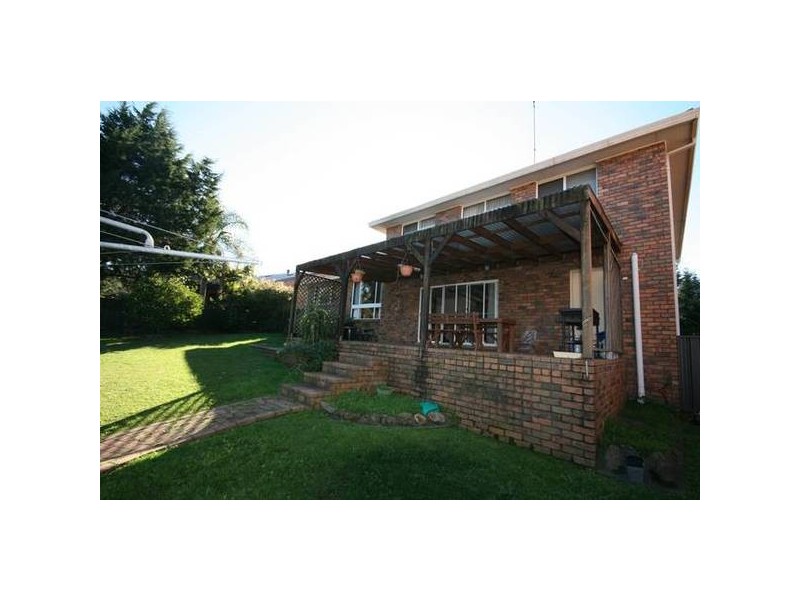 15 Booreea Boulevarde, Cordeaux Heights NSW 2526