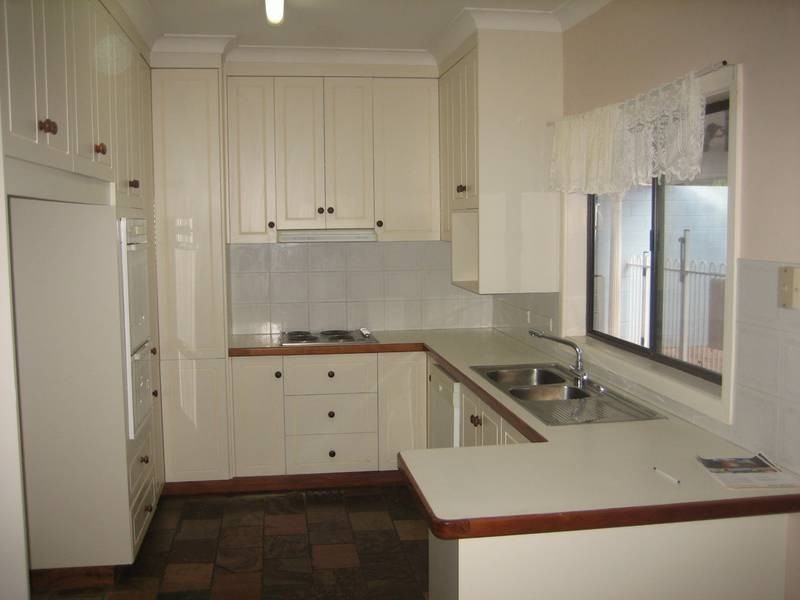 17 Jones Ave, Primbee NSW 2502