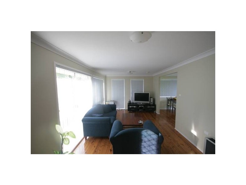 33 Coachwood Dr, Cordeaux Heights NSW 2526