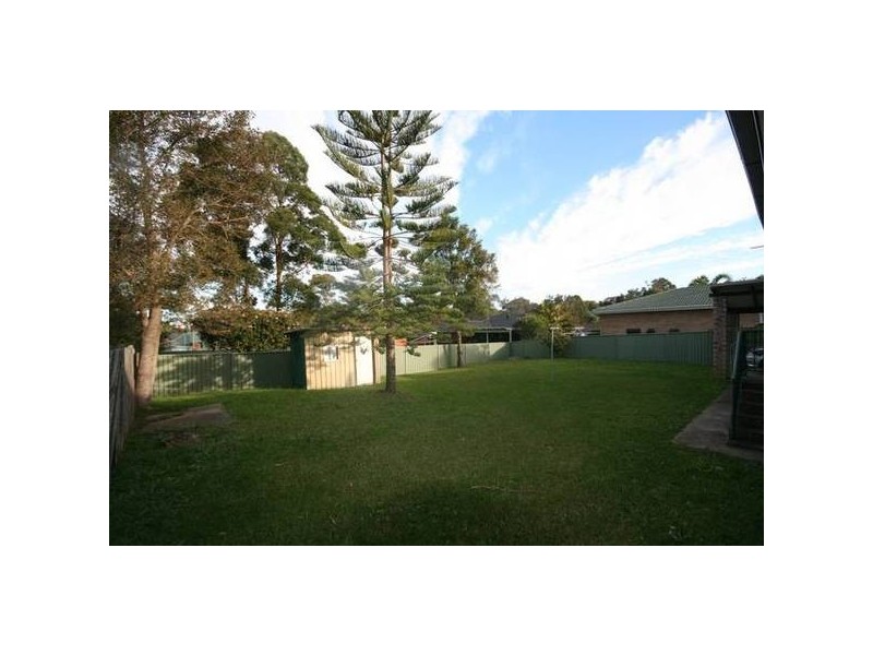 33 Coachwood Dr, Cordeaux Heights NSW 2526