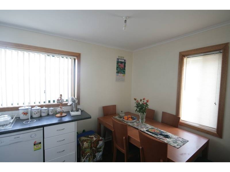 203 Northcliffe Drive, Berkeley NSW 2506