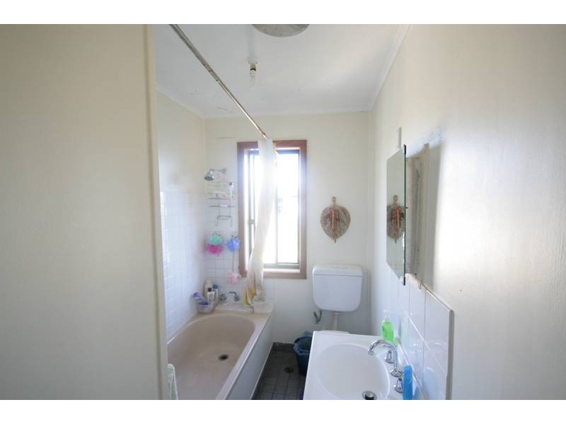 203 Northcliffe Drive, Berkeley NSW 2506