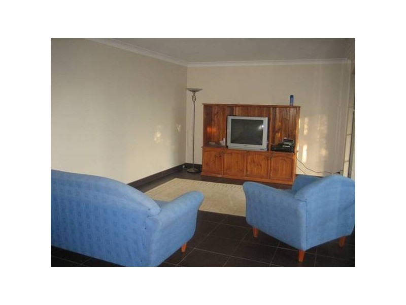 1 Park Cres, Oak Flats NSW 2529