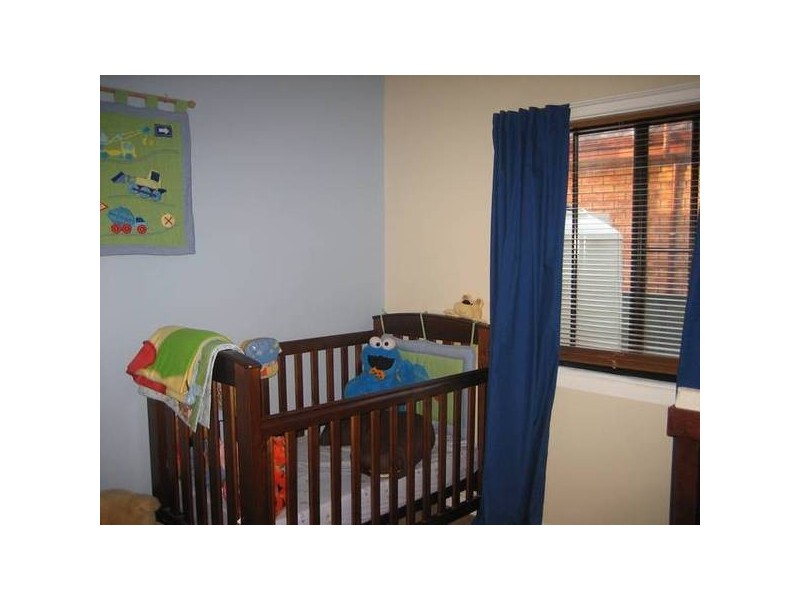 1 Park Cres, Oak Flats NSW 2529