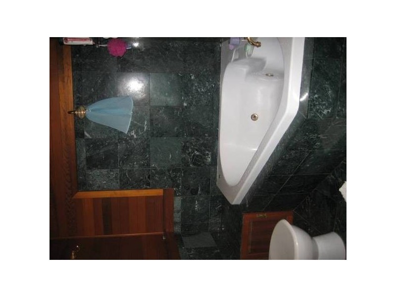 1 Park Cres, Oak Flats NSW 2529